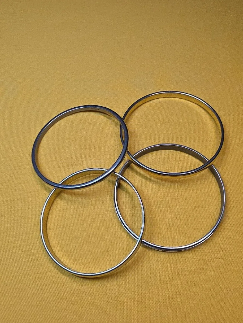 ✨ Vintage Monet Gold & Silver Tone Bangle Bracelets ▪︎ Set of 4 (2 S & 2 M)✨️